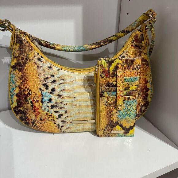 LOWEST AND FINIAL DROP
Brahmin 
Small Bekka sunny viper with wallet - Picture 1 of 5